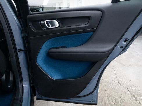 Used 2023 Volvo C40 P8 Recharge Ultimate image 19