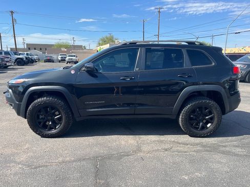 Used 2014 Jeep Cherokee Trailhawk w/ Comfort/Convenience Group AWD/4WD image 9