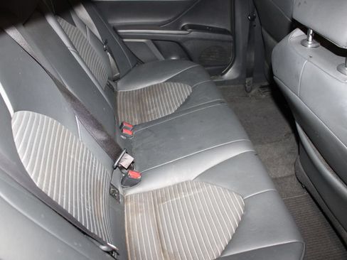 Used 2018 Toyota Camry SE FWD image 24