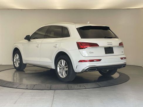 Used 2023 Audi Q5 2.0T Premium w/ Convenience Package AWD/4WD image 3