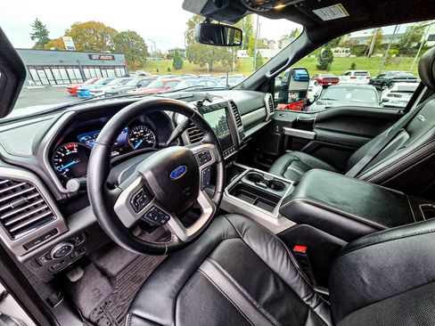 Used 2021 Ford F250 Platinum w/ FX4 Off-Road Package image 9