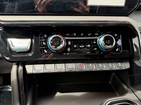 New 2026 GMC Sierra 1500 AT4X w/ LPO, Black Badging Package AWD/4WD image 15