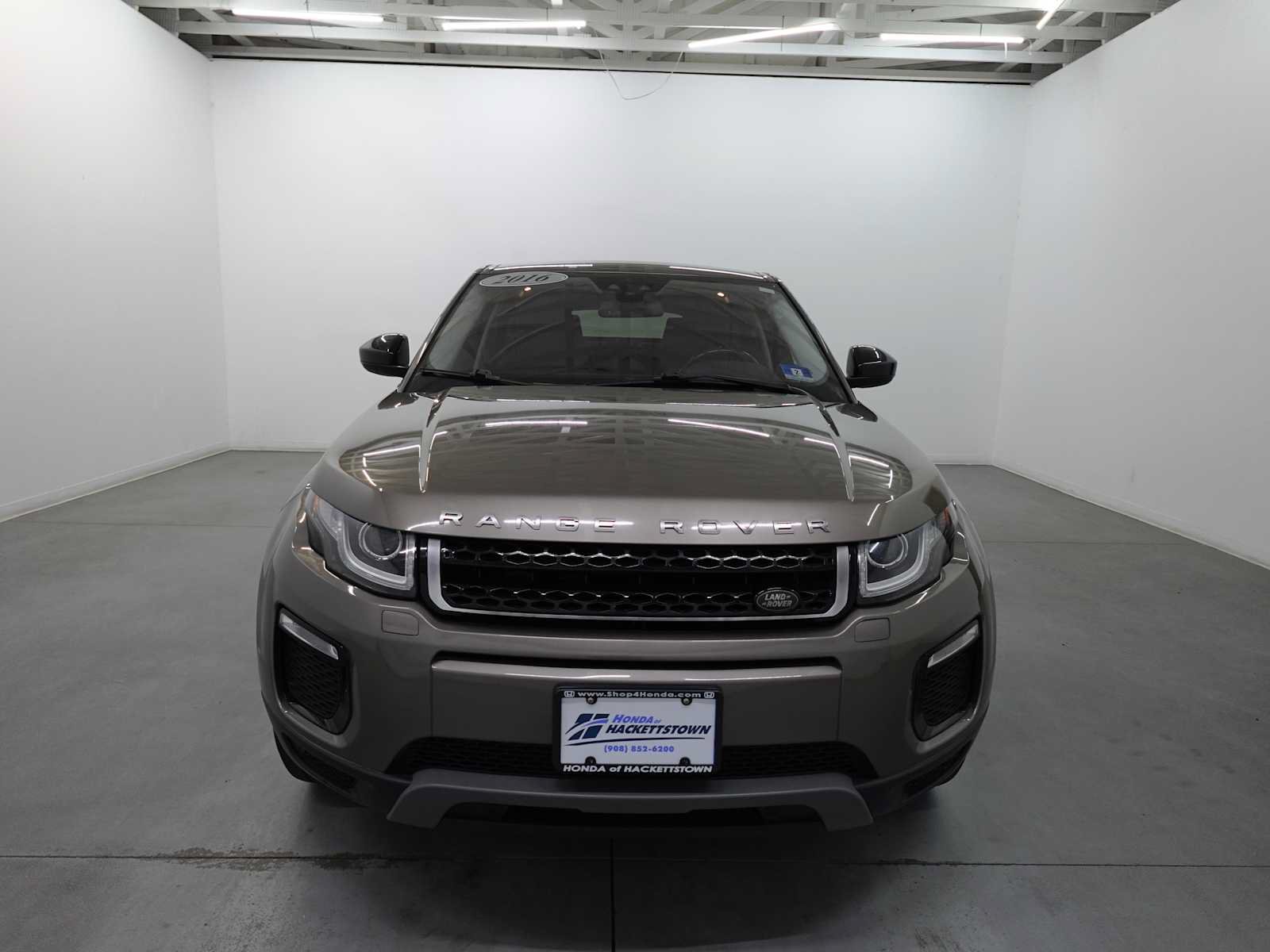 Used 2016 Land Rover Range Rover Evoque SE AWD/4WD image 2