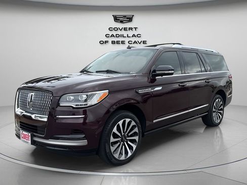 Used 2024 Lincoln Navigator L Reserve image 3