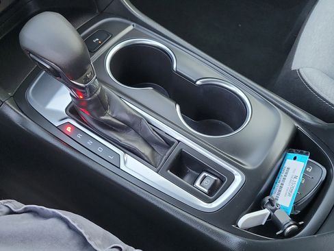 Used 2022 Chevrolet Equinox LT image 13