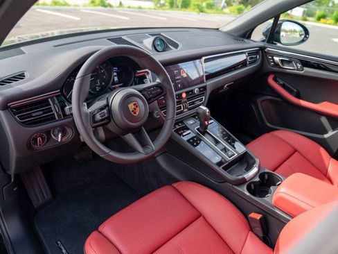 New 2026 Porsche Macan Turbo AWD/4WD image 4