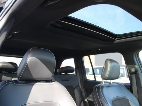 Used 2023 Jeep Grand Cherokee Altitude image 32