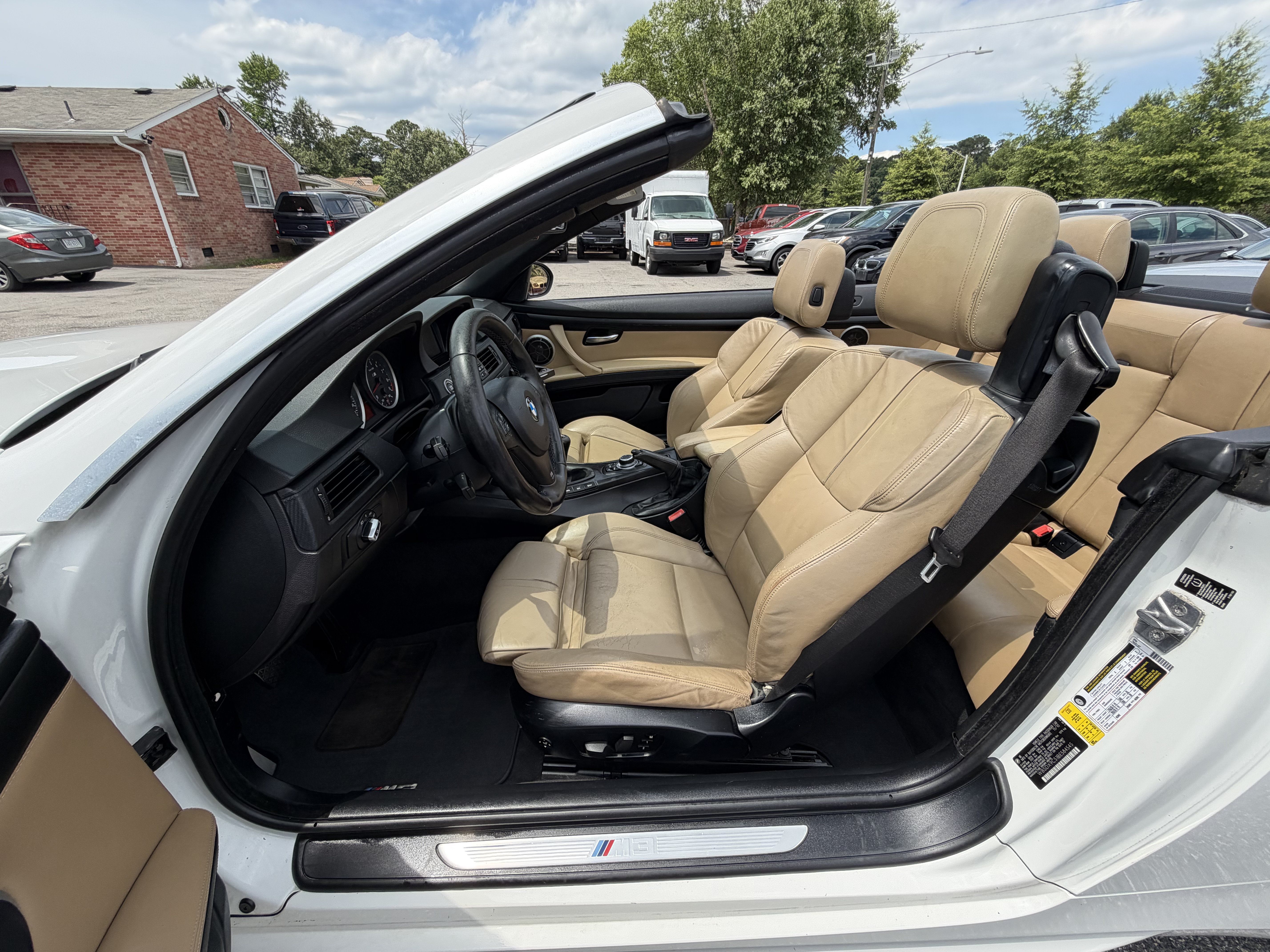 Used 2011 BMW M3 Convertible RWD image 29
