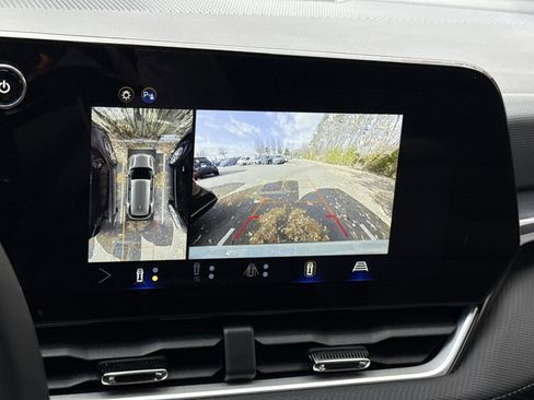 Used 2025 Chevrolet Equinox LT w/ Convenience Package II image 19