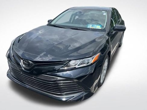 Used 2020 Toyota Camry LE FWD image 2