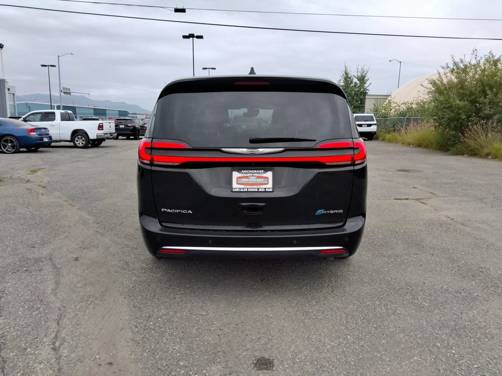 Used 2024 Chrysler Pacifica Limited FWD image 7
