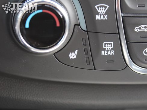 Used 2023 Chevrolet Traverse LT FWD image 18