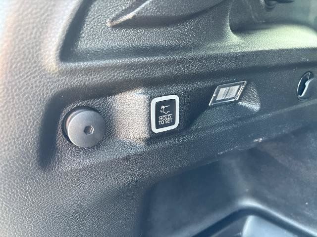 Used 2023 Jeep Grand Cherokee L Laredo AWD/4WD image 8