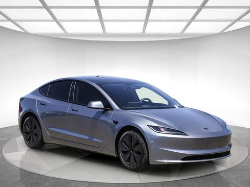 Used 2026 Tesla Model 3 RWD image 4