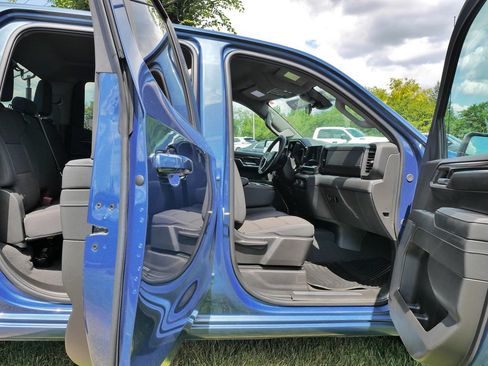 Used 2024 Chevrolet Silverado 1500 LT AWD/4WD image 10