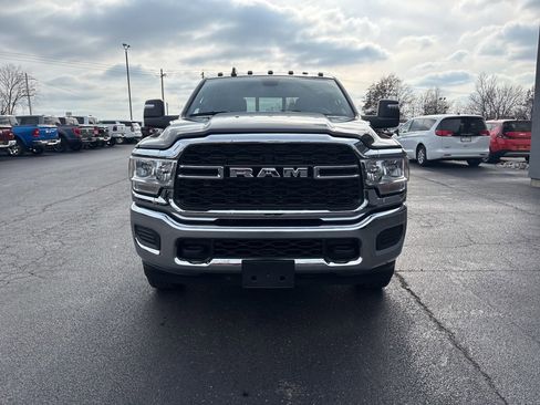 Used 2024 RAM 3500 Tradesman w/ Chrome Appearance Group image 3