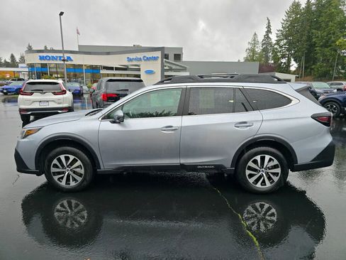 Used 2021 Subaru Outback Premium image 16