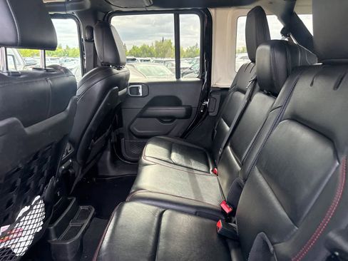 Used 2021 Jeep Wrangler Unlimited Rubicon w/ Xtreme Recon 35" Tire Package image 17