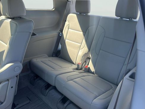 Used 2022 GMC Acadia SLT image 26