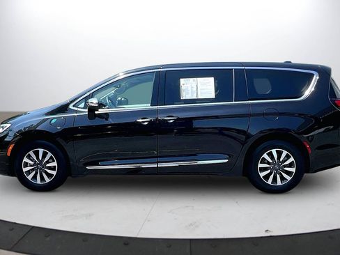 Used 2023 Chrysler Pacifica Limited FWD image 5