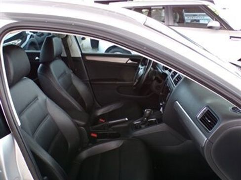 Used 2015 Volkswagen Jetta SE image 26