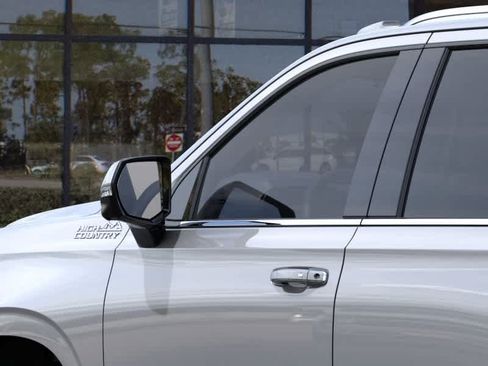 New 2026 Chevrolet Tahoe High Country AWD/4WD image 12