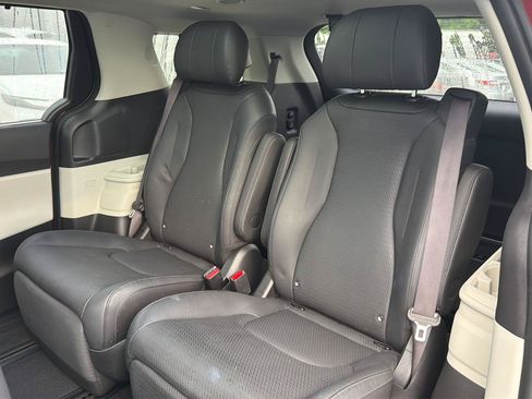 Used 2024 Kia Carnival SX Prestige FWD image 30
