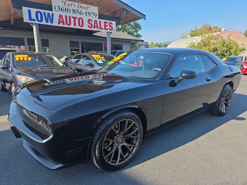 Used 2013 Dodge Challenger R/T RWD image 3