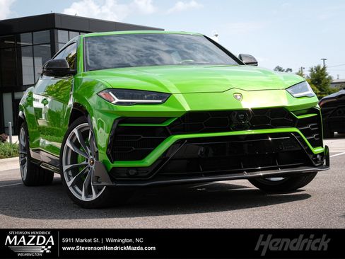 Used 2022 Lamborghini Urus AWD/4WD image 1
