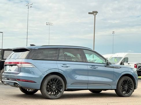 Used 2025 Lincoln Aviator Reserve w/ Jet Appearance Package AWD/4WD image 42