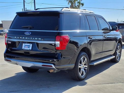 Used 2023 Ford Expedition XLT image 7