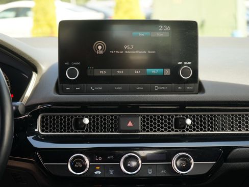 Used 2023 Honda Civic Sport image 16
