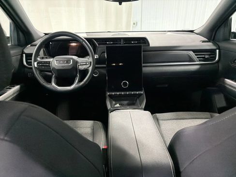 Certified 2025 GMC Terrain Elevation AWD/4WD image 3