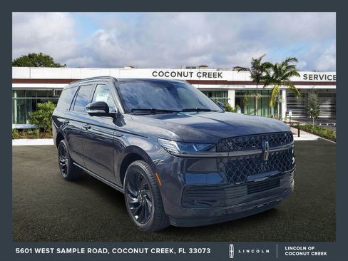 New 2025 Lincoln Navigator Reserve w/ Jet Appearance Package AWD/4WD image 1