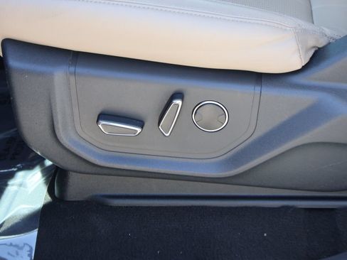 Used 2024 Ford Expedition Limited AWD/4WD image 25