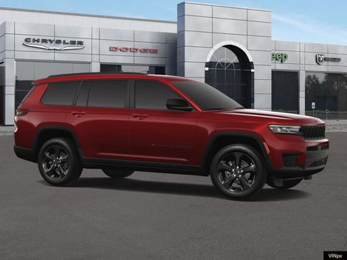 Used 2024 Jeep Grand Cherokee L Altitude AWD/4WD image 10