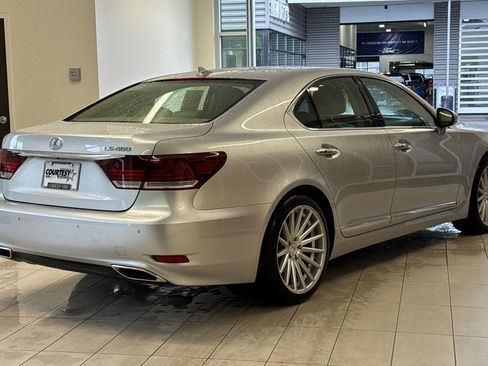 Used 2013 Lexus LS 460 w/ Comfort Pkg RWD image 4