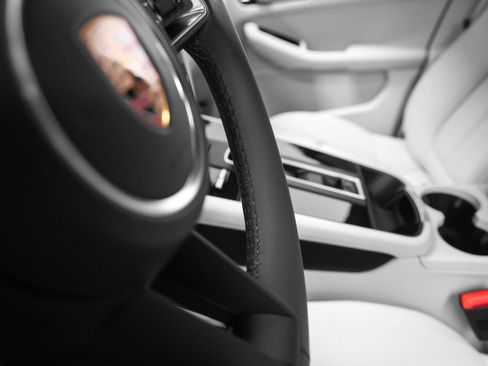 New 2026 Porsche Macan AWD/4WD image 36