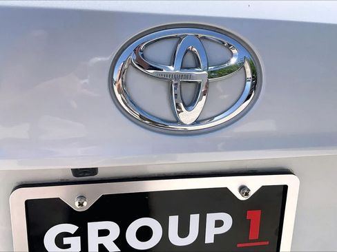 Used 2023 Toyota Highlander XLE FWD image 10