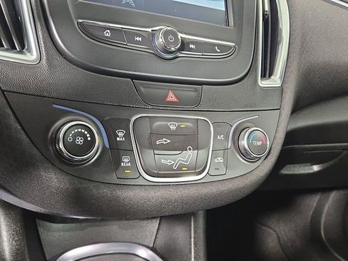 Used 2016 Chevrolet Malibu LT FWD image 18