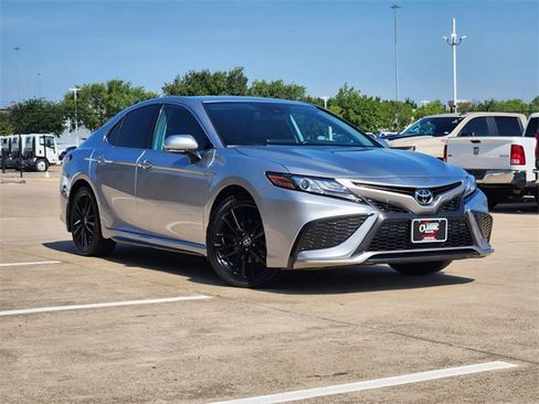Used 2024 Toyota Camry XSE FWD image 2