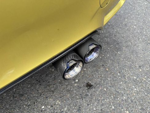 Used 2017 BMW M4 Coupe RWD image 8