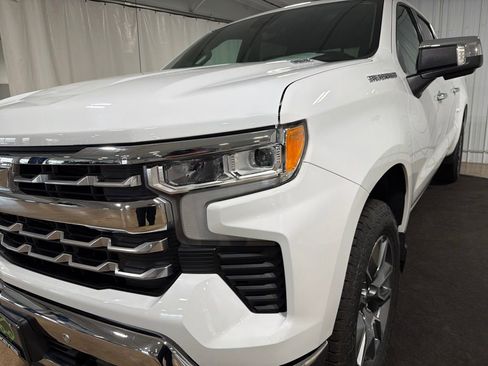 Certified 2023 Chevrolet Silverado 1500 LTZ w/ Technology Package AWD/4WD image 14