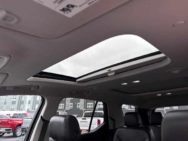 Used 2021 Chevrolet Traverse Premier AWD/4WD image 22