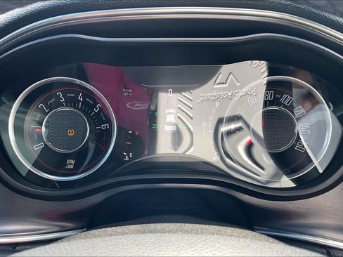 Used 2015 Dodge Challenger SXT RWD image 15
