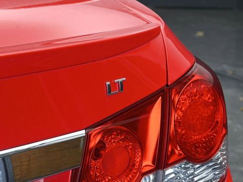 Used 2014 Chevrolet Cruze LT w/ RS Package image 12