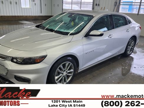 Used 2017 Chevrolet Malibu LT image 1