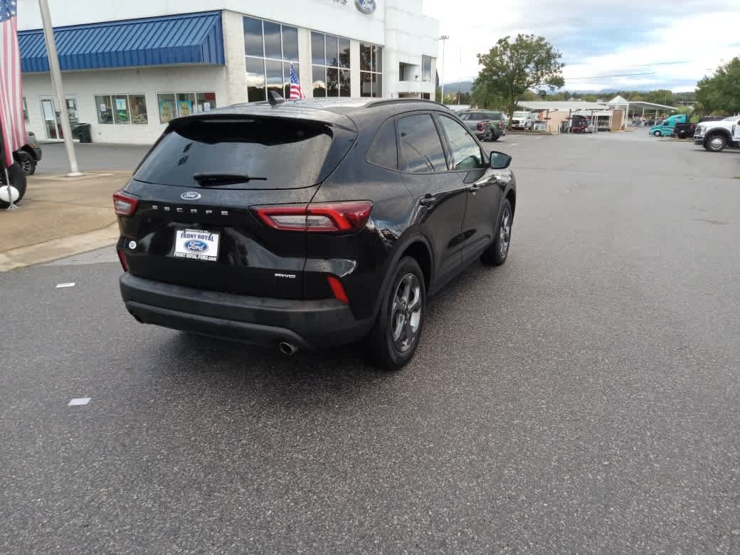 Used 2025 Ford Escape ST-Line Select AWD/4WD image 7