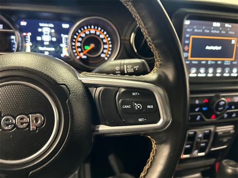 Used 2022 Jeep Gladiator Overland image 19