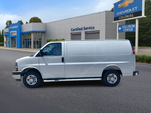 Used 2025 Chevrolet Express 2500 w/ Driver Convenience Package RWD image 6